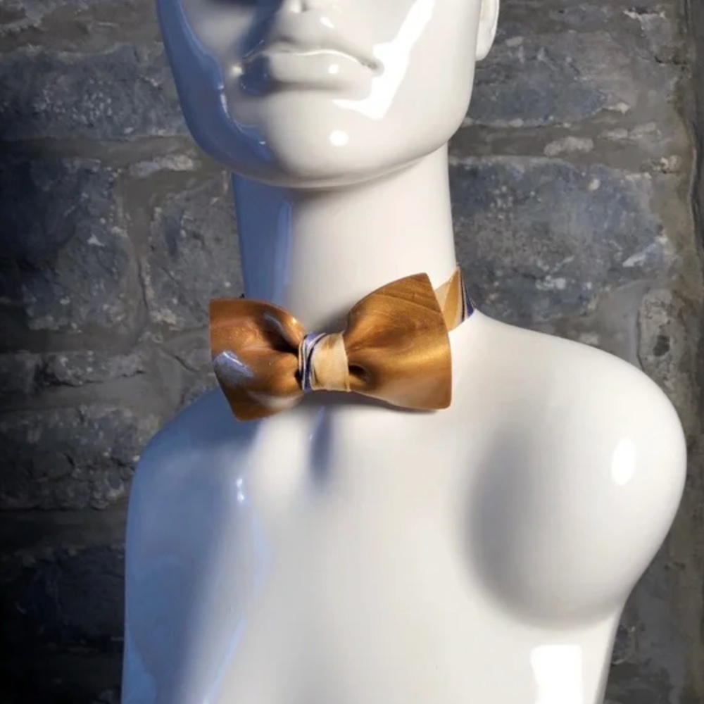 Guillotine Sculpted Bow Tie: Clinton
